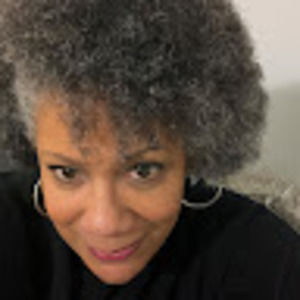 Meet your Posher, Carolyn